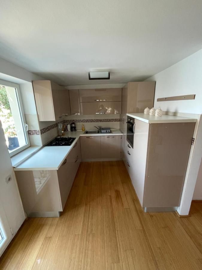 Apartment Victoria Stara Baska Exterior photo